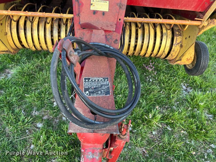 image for item LI9561 New Holland 851  round baler