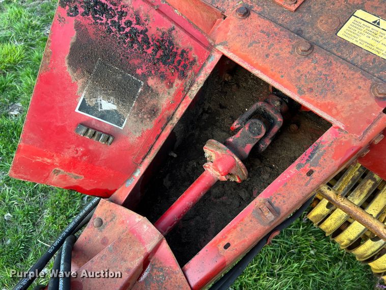 image for item LI9561 New Holland 851  round baler