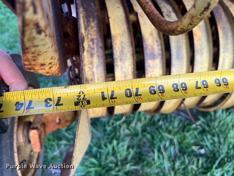 image for item LI9561 New Holland 851  round baler