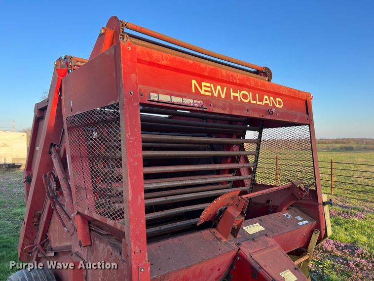 image for item LI9561 New Holland 851  round baler