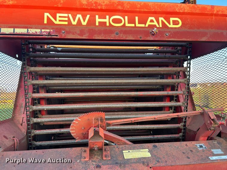 image for item LI9561 New Holland 851  round baler