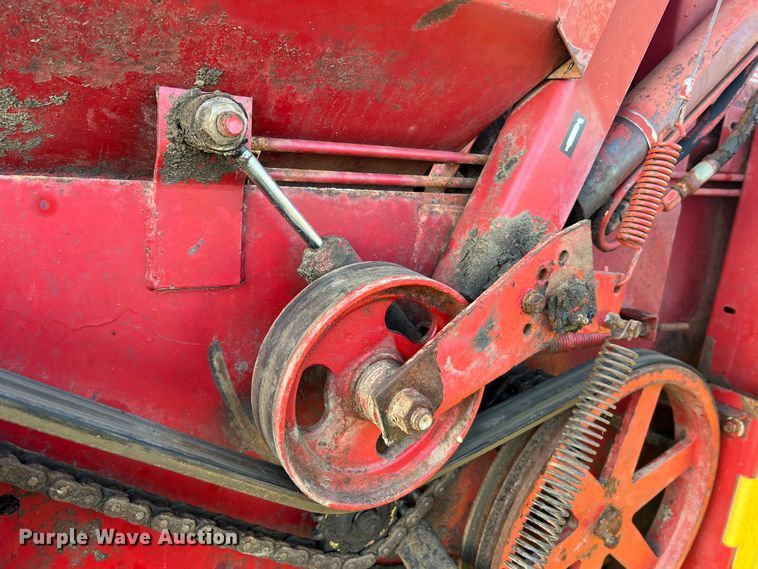 image for item LI9561 New Holland 851  round baler