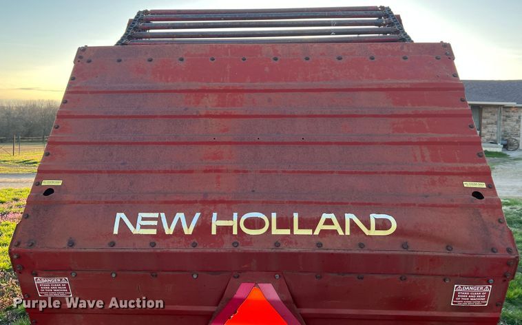 image for item LI9561 New Holland 851  round baler