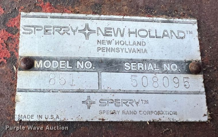 image for item LI9561 New Holland 851  round baler