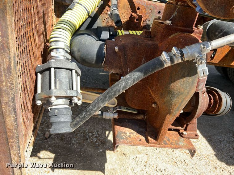 image for item LI9581 1987 Ford LT9000  water truck