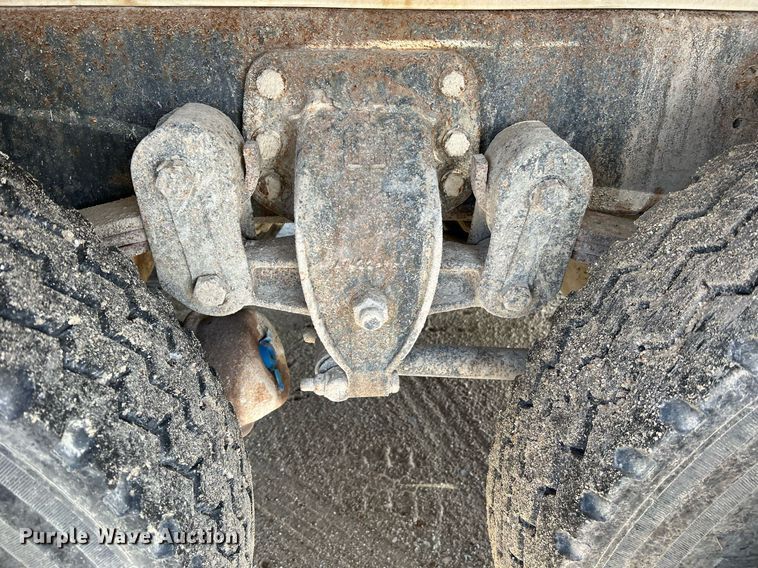 image for item LI9581 1987 Ford LT9000  water truck