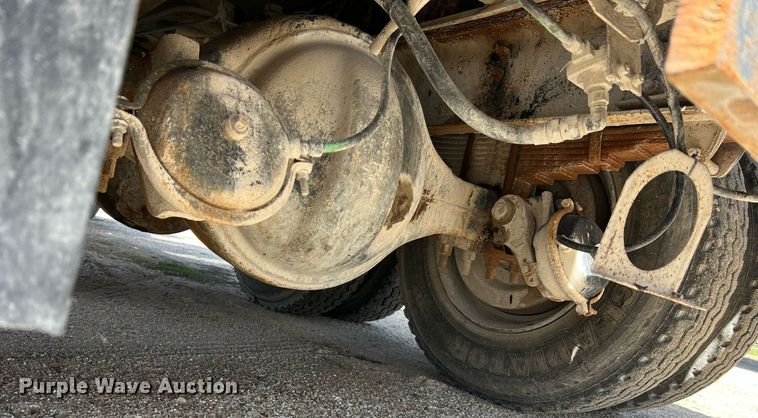 image for item LI9581 1987 Ford LT9000  water truck