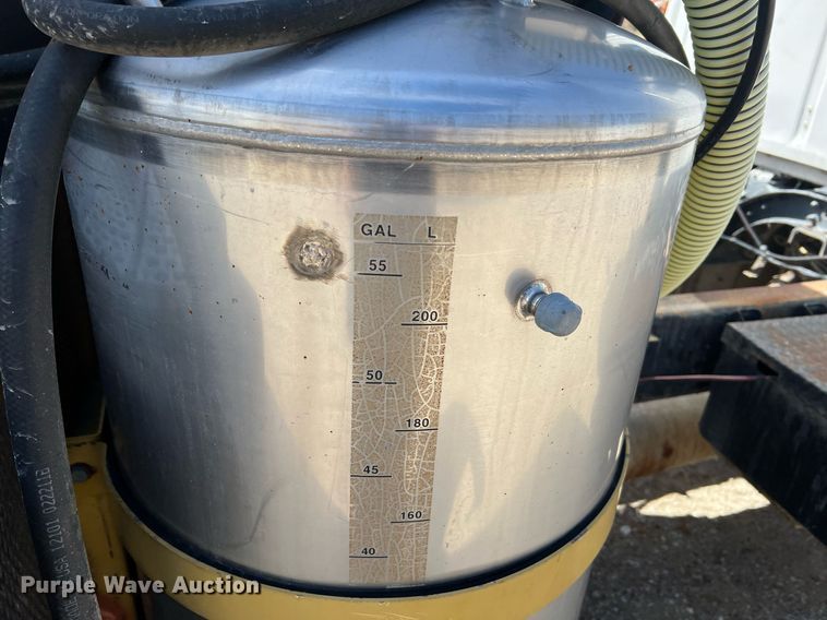 image for item LI9581 1987 Ford LT9000  water truck