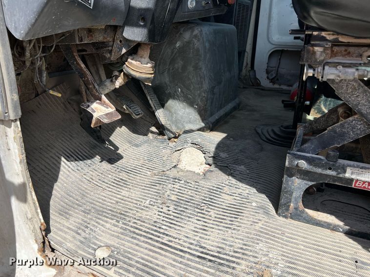 image for item LI9581 1987 Ford LT9000  water truck