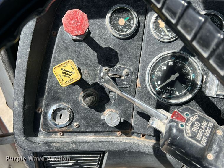 image for item LI9581 1987 Ford LT9000  water truck