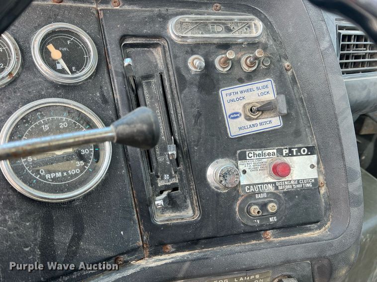 image for item LI9581 1987 Ford LT9000  water truck