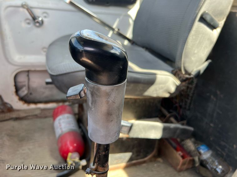 image for item LI9581 1987 Ford LT9000  water truck