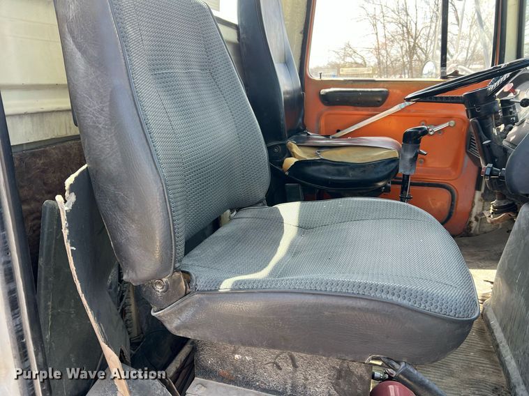 image for item LI9581 1987 Ford LT9000  water truck