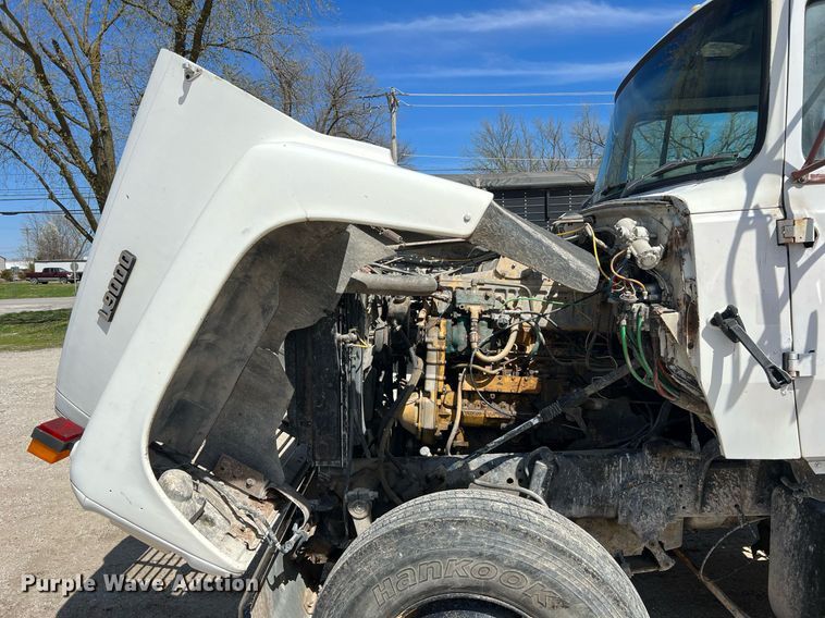 image for item LI9581 1987 Ford LT9000  water truck