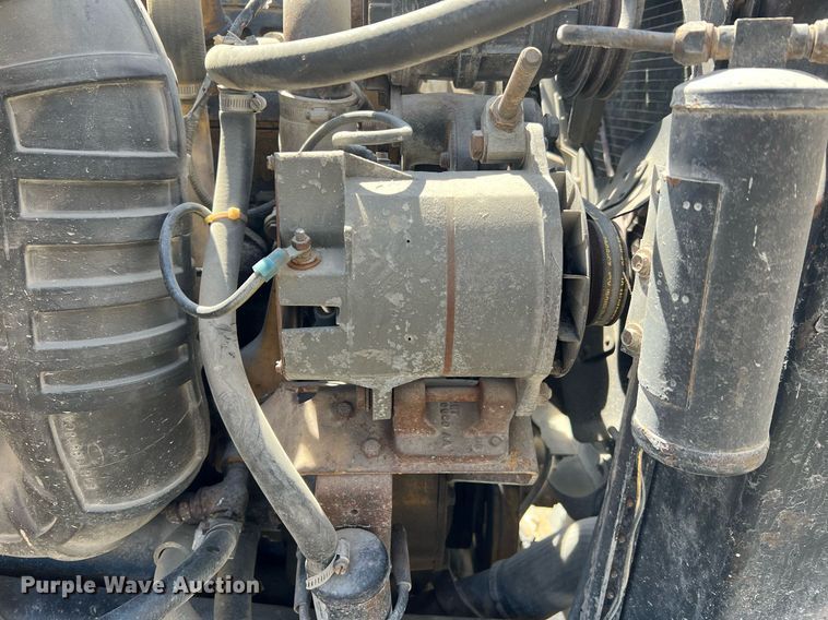 image for item LI9581 1987 Ford LT9000  water truck