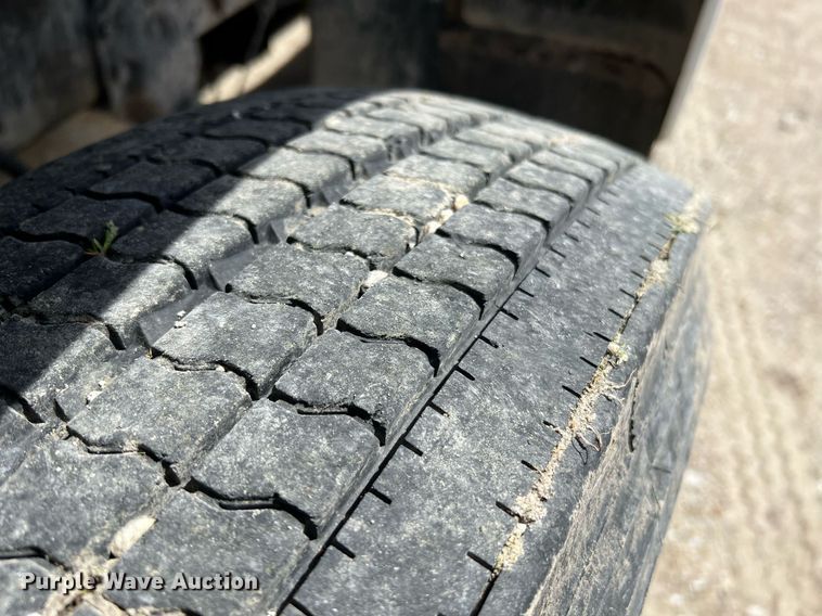 image for item LI9581 1987 Ford LT9000  water truck