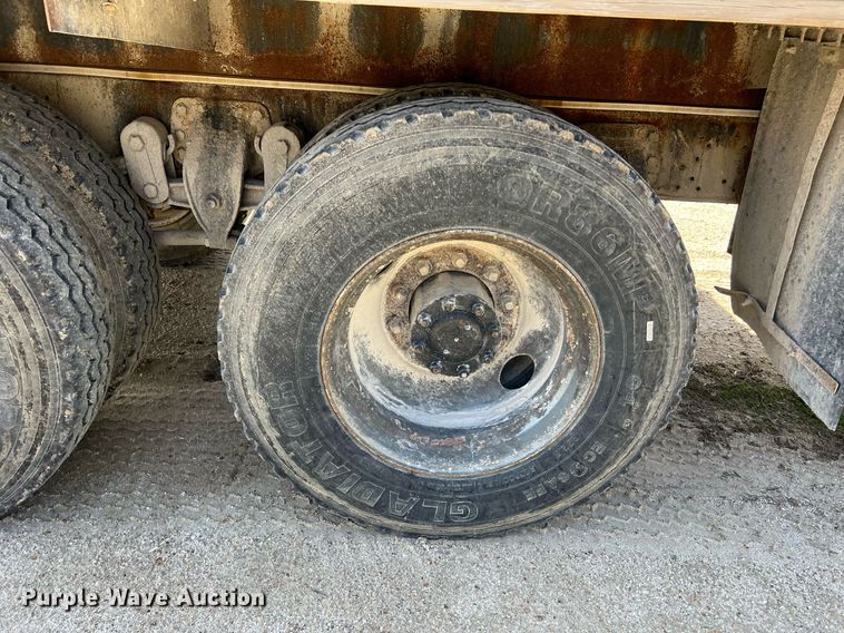 image for item LI9581 1987 Ford LT9000  water truck