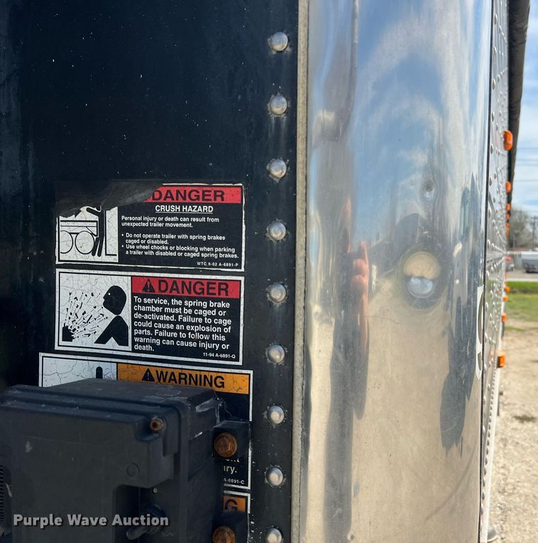 image for item LI9582 2003 Wilson DWH-500B  grain trailer