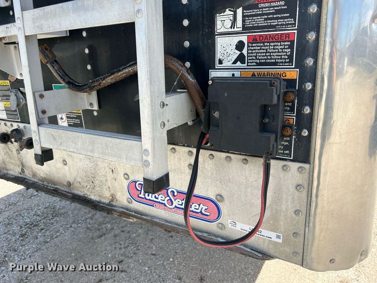 image for item LI9582 2003 Wilson DWH-500B  grain trailer