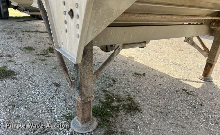 image for item LI9582 2003 Wilson DWH-500B  grain trailer