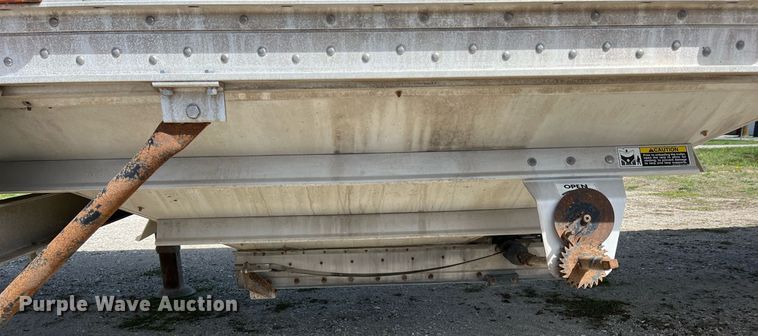 image for item LI9582 2003 Wilson DWH-500B  grain trailer