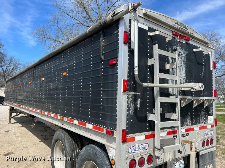 image for item LI9582 2003 Wilson DWH-500B  grain trailer