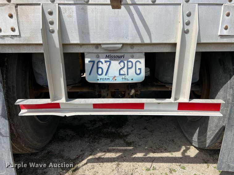 image for item LI9582 2003 Wilson DWH-500B  grain trailer