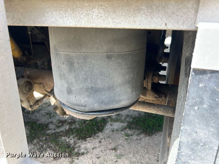 image for item LI9582 2003 Wilson DWH-500B  grain trailer