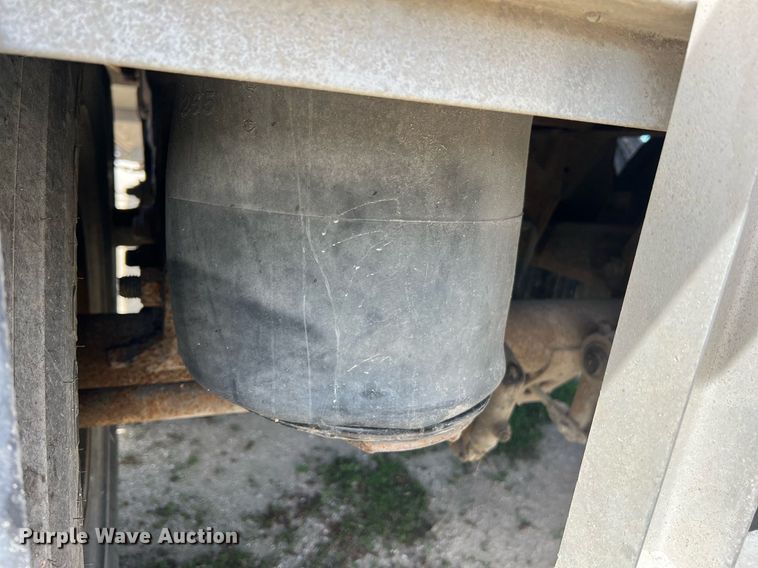 image for item LI9582 2003 Wilson DWH-500B  grain trailer