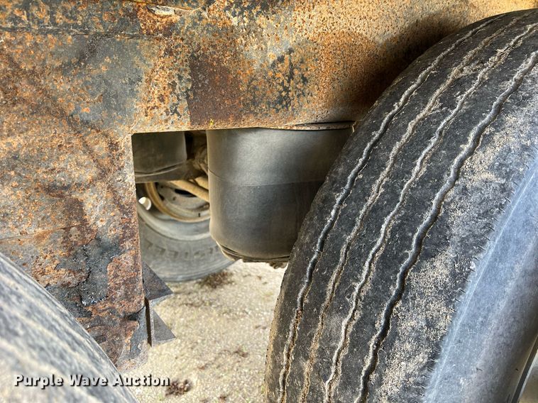 image for item LI9582 2003 Wilson DWH-500B  grain trailer