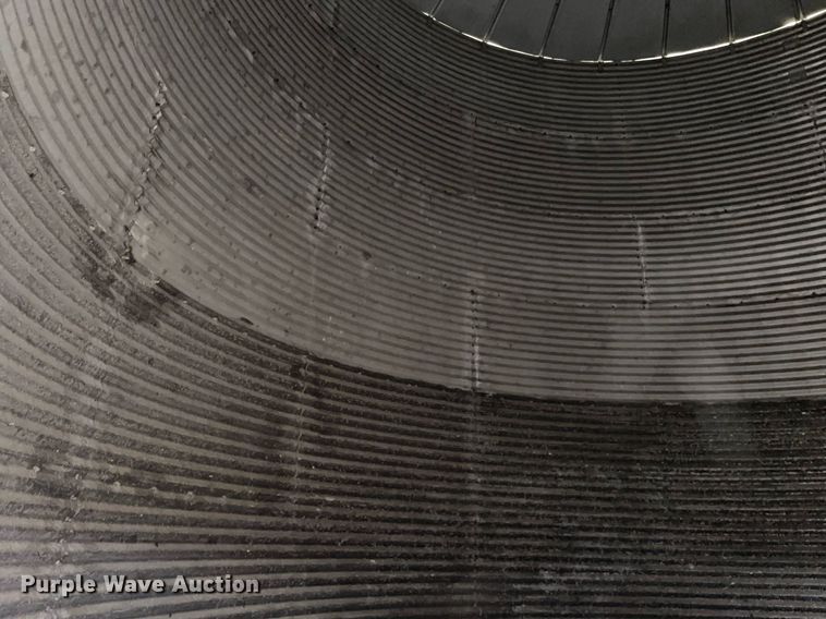 image for item LJ9607 (3) grain bins