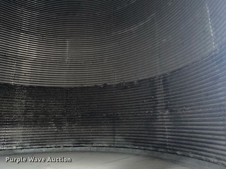 image for item LJ9607 (3) grain bins