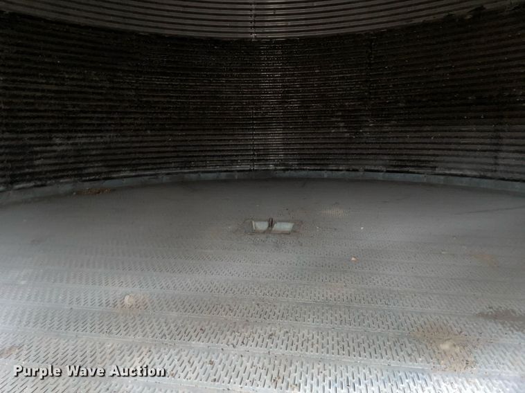 image for item LJ9607 (3) grain bins