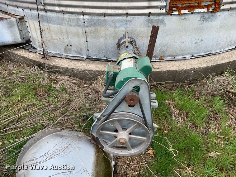 image for item LJ9607 (3) grain bins