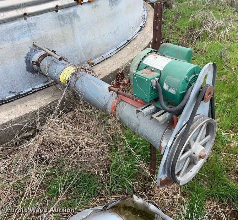 image for item LJ9607 (3) grain bins