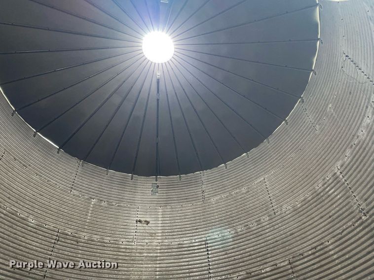 image for item LJ9607 (3) grain bins