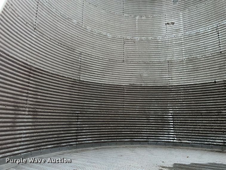 image for item LJ9607 (3) grain bins