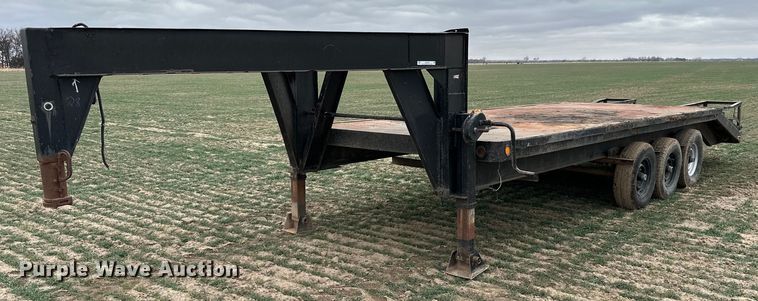 image for item LN9332 1988 J&L  equipment trailer