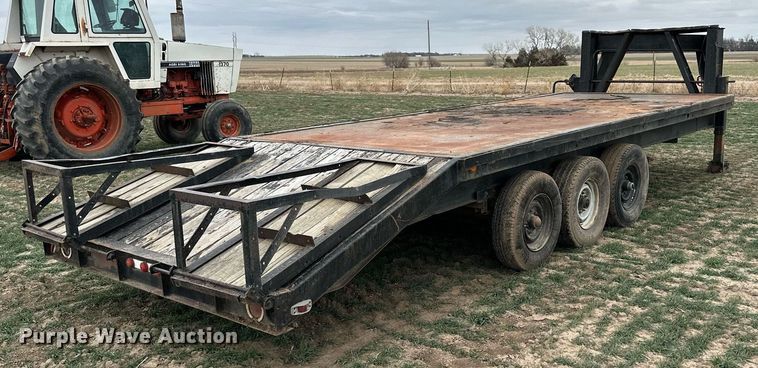 image for item LN9332 1988 J&L  equipment trailer