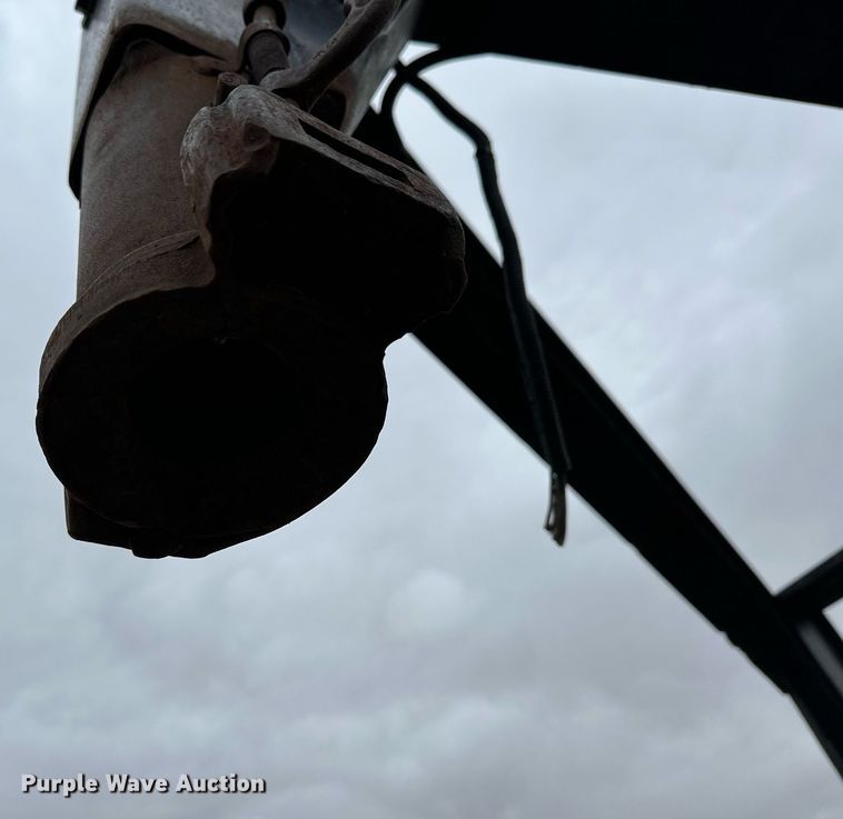 image for item LN9332 1988 J&L  equipment trailer