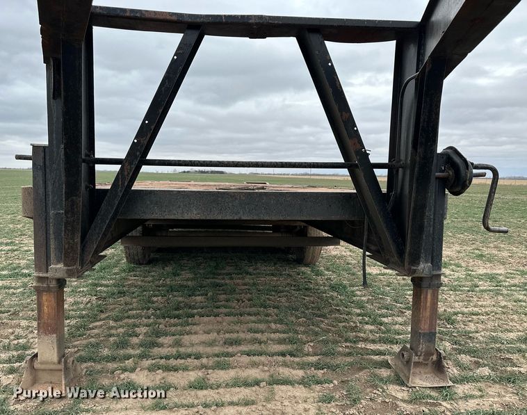 image for item LN9332 1988 J&L  equipment trailer