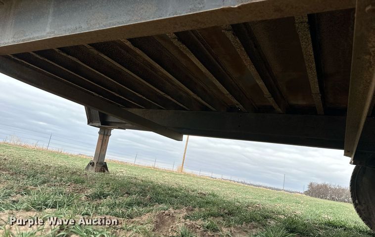 image for item LN9332 1988 J&L  equipment trailer