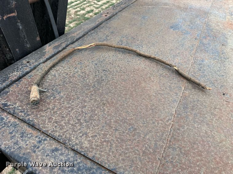 image for item LN9332 1988 J&L  equipment trailer