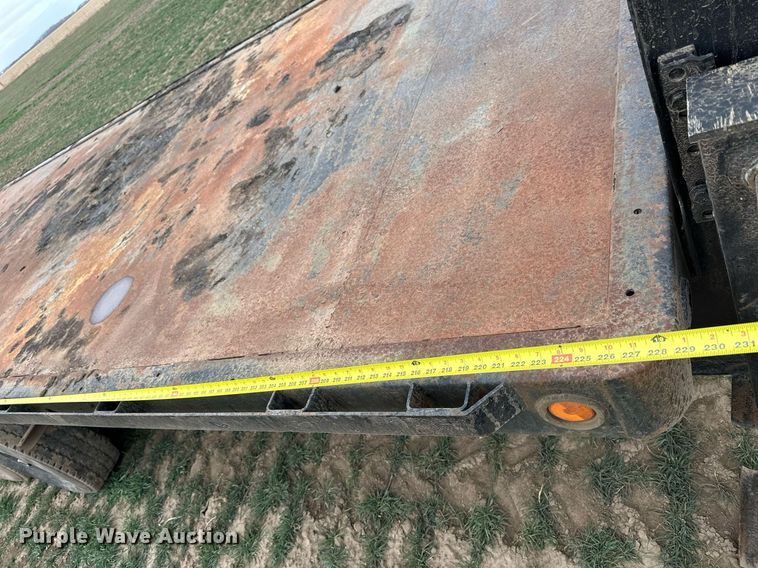 image for item LN9332 1988 J&L  equipment trailer