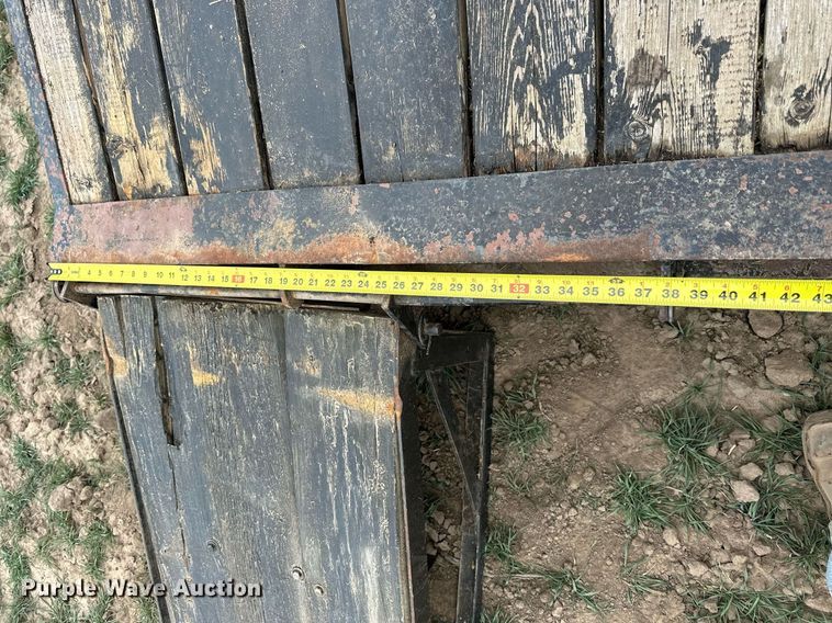 image for item LN9332 1988 J&L  equipment trailer