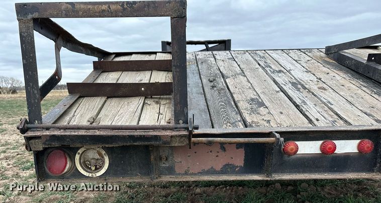 image for item LN9332 1988 J&L  equipment trailer
