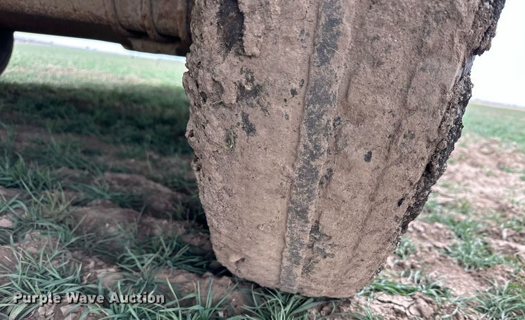 image for item LN9332 1988 J&L  equipment trailer