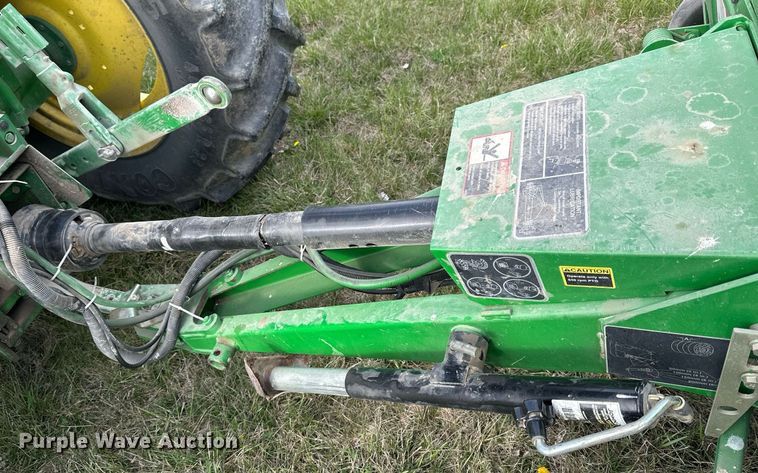 image for item LN9407 2008 John Deere 468  round baler