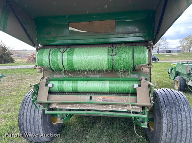 image for item LN9407 2008 John Deere 468  round baler