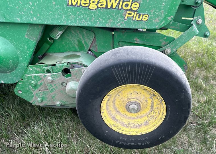 image for item LN9407 2008 John Deere 468  round baler